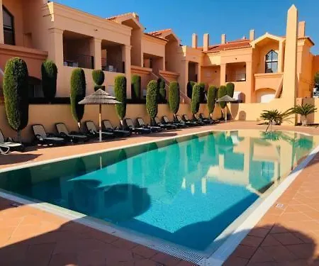 Luxury - T1 Vue Sur Piscine - Da * Luz